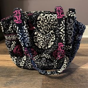 Vera Bradley tote bag with pockets